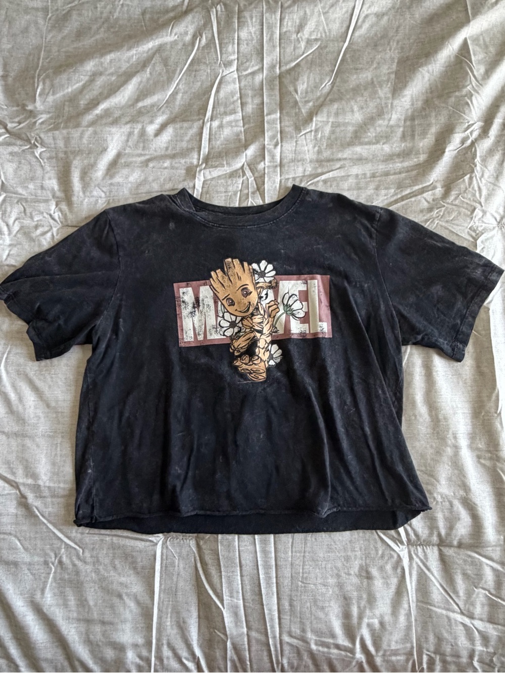 Marvel Baby Groot Acid Wash Cropped Graphic T-Shirt (L)
